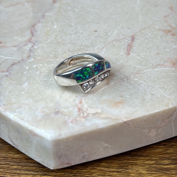 Elegant Silver 925 and Blue Women's Ring With Brilliants - Size 7 - Picture 4 of 7